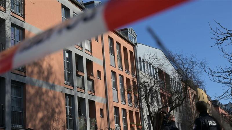 Anschlag vereitelt? Sprengstoffverdacht und Durchsuchungen Anwohner müssen wegen eines „sprengstoffverdächtigen Gegenstandes“ ihre Häuser verlassen.