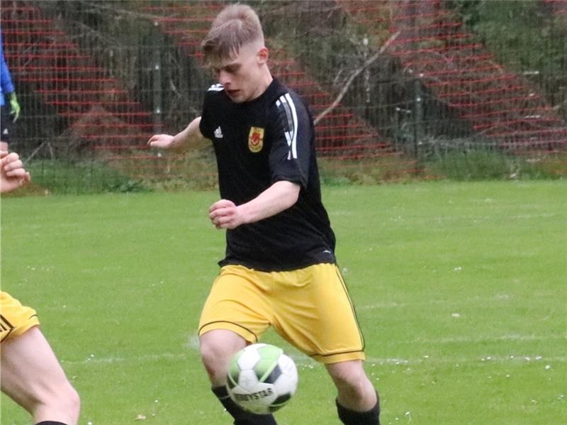 Apensens Mike Bellmann wurde im Spitzenspiel gegen Ahlerstedt/Ottendorf III eingewechselt und traf zum 1:0. Foto: Brunsch (Archiv)