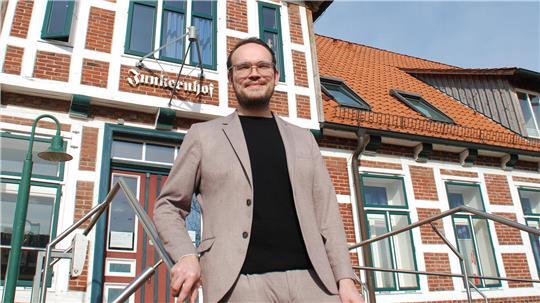 Apensens Rathaus-Vize Edgar Rot.