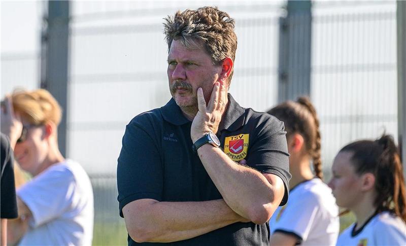 Apensens Trainer Olaf Madsen lobte seine Mannschaft für ein „Mega-Spiel“.