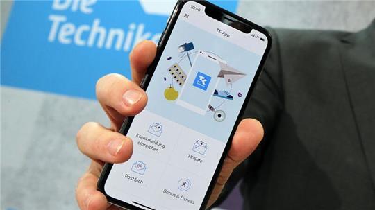App statt Aktenordner: Mit der elektronischen Patientenakte sollen Versicherte ihre Gesundheitsdaten immer per Smartphone griffbereit haben. (Symbolbild)