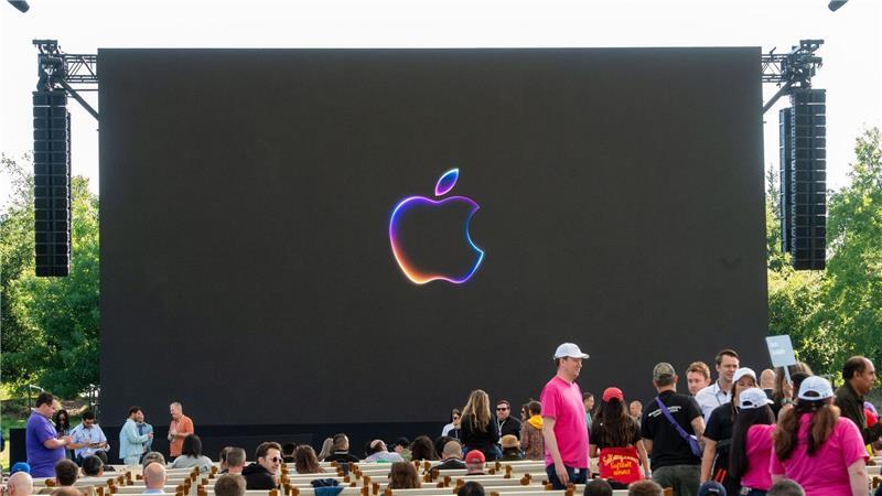 Bericht: Apple baut KI-Management nach Siri-Verzögerung um Apple bewarb auch die neuen iPhones mit KI-Funktionen. (Archivbild)