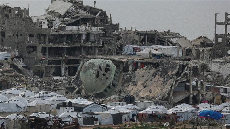Gaza-Waffenruhe auf der Kippe - Israel droht der Hamas Arabische Staats- und Regierungschefs wollen in Kairo über den Wiederaufbau des Gazastreifens beraten.