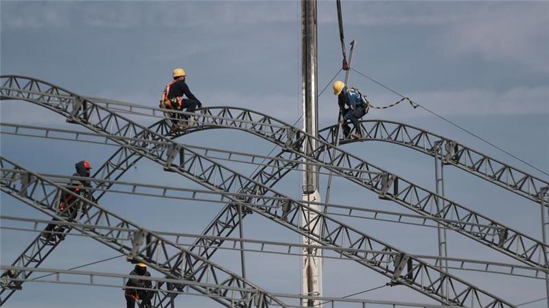 Arbeiter beginnen mit der Einrichtung einer vorübergehenden Unterkunft für mögliche Deportierte aus den USA.