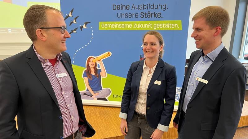 Wie der Landkreis Stade und die Kommunen um Auszubildende werben Arbeiteten in der Projektgruppe mit (von links): Eike Steinenböhmer, Marei Mahler und Clemens Schumacher.