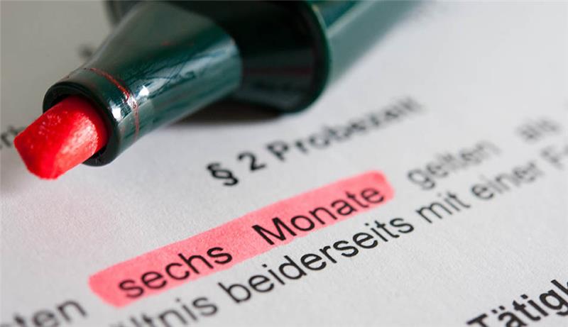 Neues Nachweisgesetz: Was sich jetzt für Arbeitsverträge ändert Arbeitgeber müssen Beschäftigte künftig noch ausführlicher über die wesentlichen Bedingungen ihres Arbeitsvertrags informieren. Foto: Andrea Warnecke/dpa-tmn