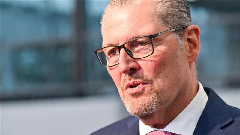 Arbeitgeberpräsident Rainer Dulger sieht vor allem bei Gewerkschaften und SPD die Notwendigkeit, sich zu bewegen. (Archivbild)