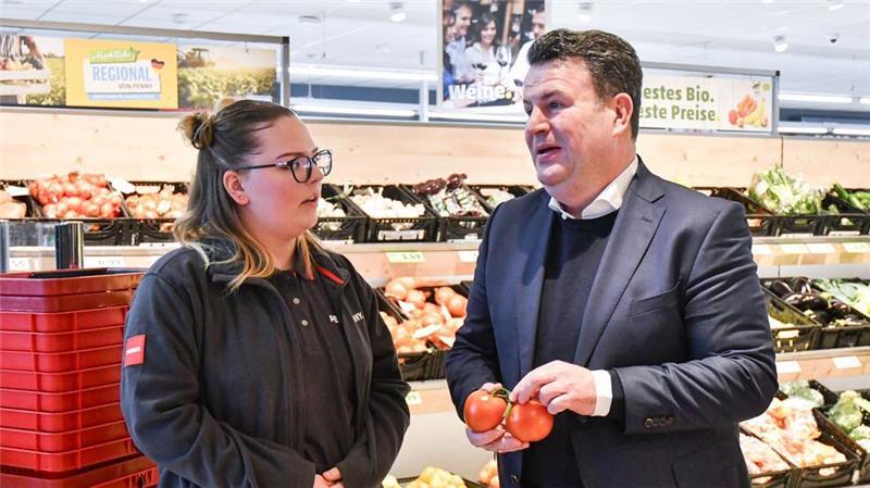 Arbeitsminister Heil will mehr Chancen für Schulabbrecher Arbeitsminister Heil spricht sich für eine frühe und individuelle Förderung von Schülerinnen und Schülern aus und für mehr Berufsorientierung an Schulen.