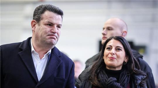 Arbeitsminister Hubertus Heil mahnt sozialpartnerschaftliche Lösungen zwischen VW-Management und Gewerkschaft an. (Archivbild)