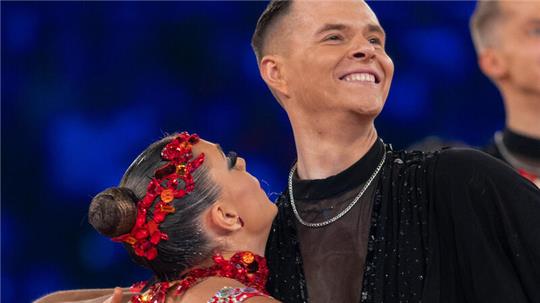 Arian Ohrenberg und Tanzpartnerin Namita Steinmetz starten mit der Lateinformation des SV Blau-Weiss Buchholz für Deutschland.
