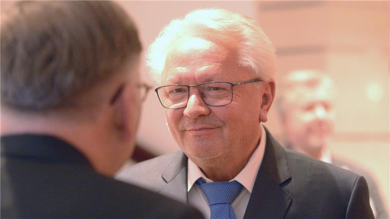 Rheinmetall: Mit Hamburgs Werften zum globalen Champion im Verteidigungsbereich Armin Papperger nahm sich Zeit für Gespräche mit den Gästen.