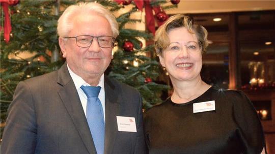 Armin Papperger und Gastgeberin Franziska Wedemann sorgten für nachdenkliche Momente beim Abend des Wirtschaftsvereins für den Hamburger Süden.