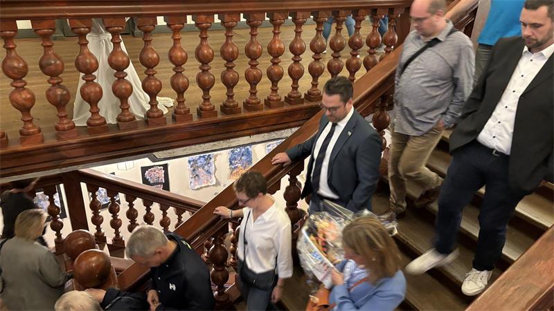 Arne Kramer verließ kurz nach der offiziellen Bekanntgabe des Wahlergebnisses nahezu fluchtartig das historische Rathaus. Wahlsieger Kai Koeser war zu diesem Zeitpunkt noch gar nicht im Rathaus angekommen.