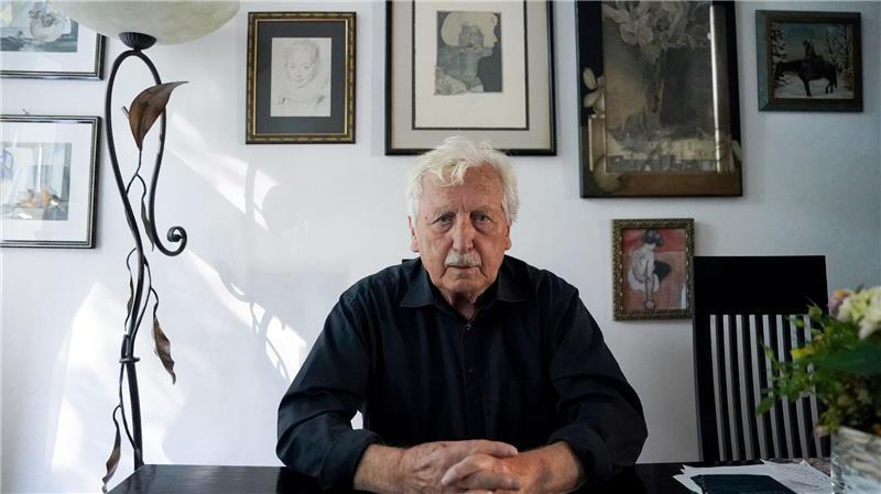 Arno Surminski hat einen neuen Band mit Erzählungen vorgelegt, in denen es um den Zweiten Weltkrieg und andere Themen geht. (Archivbild)