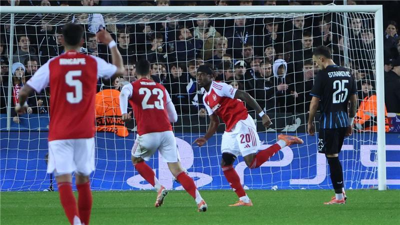 Arsenals Noni Madueke (2. v.r.) traf beim klaren Auswärtssieg beim FC Brügge doppelt.