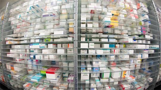 Arzneimittel in einer Apotheke: Hamburg hat im ersten Halbjahr 2026 mehr Medikamente exportiert. (Symbolbild)