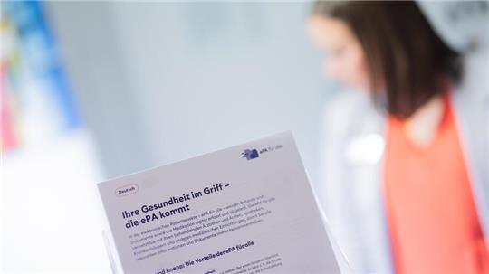 Arztpraxen sind nicht verpflichtet, extra bei jedem Arztbesuch auf die Nutzung des digitalen Systems hinzuweisen.