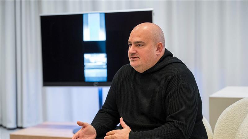 Wie sich der TV-Gerätehersteller Loewe neu aufstellt Aslan Khabliev übernahm Loewe 2019.