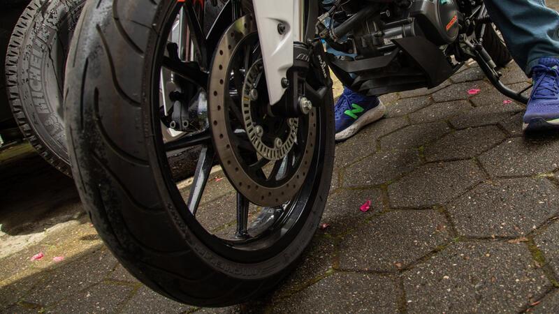 Schwerer Unfall auf A1: Motorradfahrer gegen Schutzplanke geschleudert Assistenzsysteme für mehr Sicherheit: Ein ABS-System ist bei neuen Motorrädern seit Jahren vorgeschrieben.