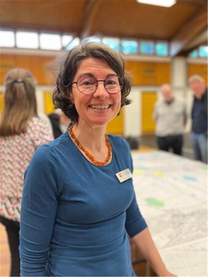B73 wird für drei Jahre zur Baustelle: Das ist für Himmelpforten geplant Astrid Ronge ist Projektleiterin im Baubereich der Straßenbaubehörde. Sie kam mit vielen Bürgerinnen und Bürgern ins Gespräch.