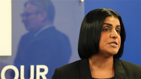 Asylbewerber in Großbritannien sollen künftig zur Kasse gebeten werden. (Archivbild)