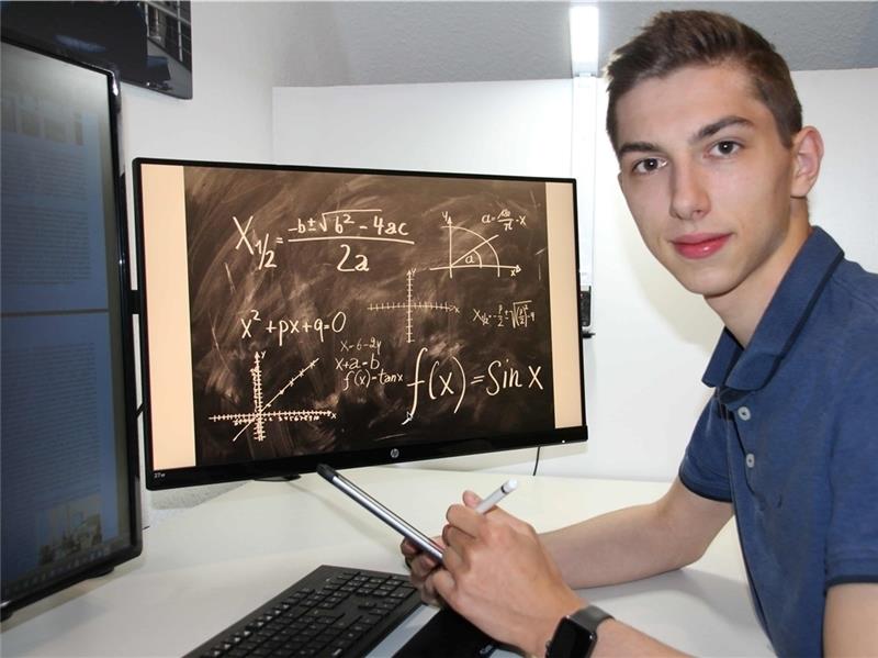 Athe-Schüler Julian Martin im Homeschooling.