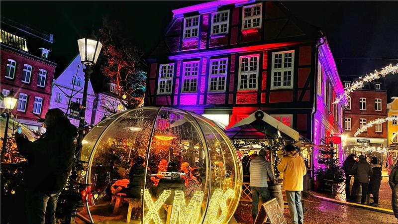 Atmosphärisches Highlight des Stader Weihnachtsmarkts: der Fischmarkt.