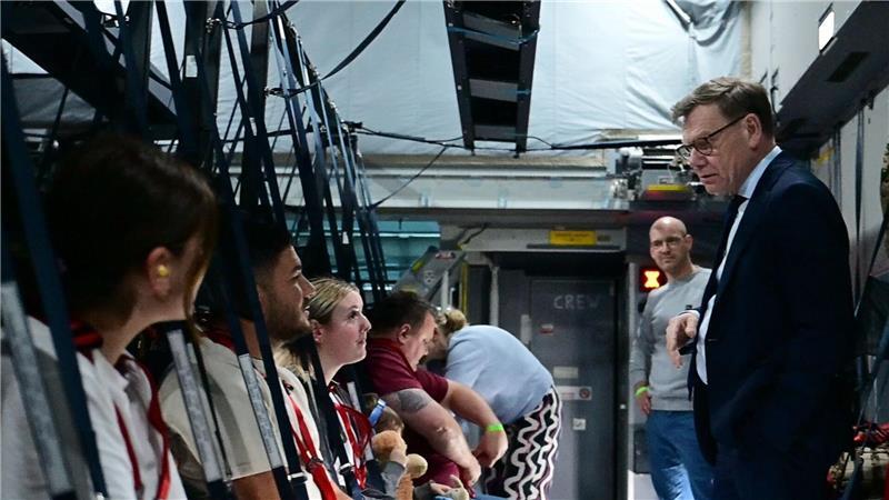 Auch Außenminister Wadephul nahm gestrandete Deutsche bei seiner Reise in den Nahen Osten in seinem Flugzeug mit. 