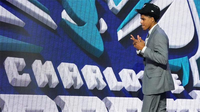 Mit Gruß von Nowitzki: Deutsches Duo für Hornets in die NBA Auch Christian Anderson spielt zukünftig für die Charlotte Hornets.