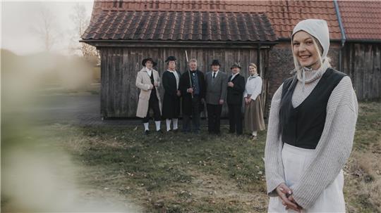 Auch Denise Volkens ist in der Oste-Saga als Anna aus Blumenthal zu sehen, die zum Tode verurteilt wurde.