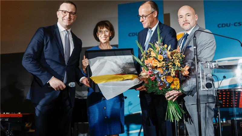 Auch Ehefrau Charlotte Merz kam zum Geburtstagsempfang.