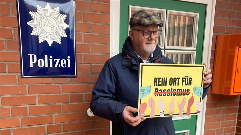 Auch Ex-Dorfpolizist Jan Dohrmann ist bei der politischen Aktion dabei.