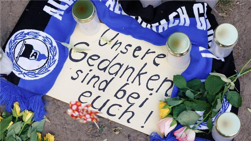 „Er hasste den Westen“: Höchststrafe für Terroranschlag Auch Fans von Arminia Bielefeld waren bei der Tat angegriffen worden. (Archivbild)