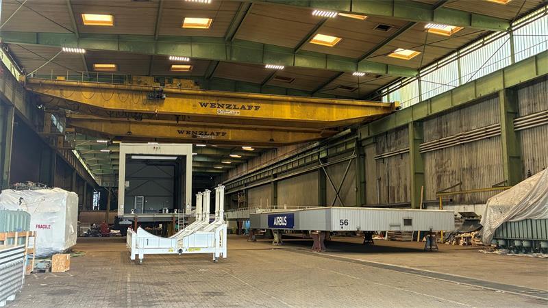 EPS-Chef Habbo Stark ist der neue Herr der Sietas-Werft in Neuenfelde Auch Flugzeugbauer Airbus nutzt mit Dienstleistern die EPS-Hallen auf dem Gelände der früheren Sietas-Werft.