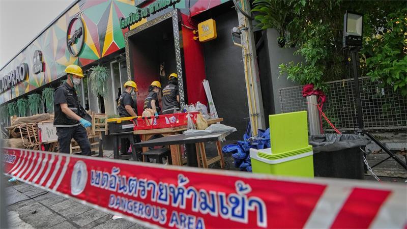 Todesfalle Pub: Brandkatastrophe erschüttert Thailand Auch Forensiker und andere Experten waren im Einsatz.