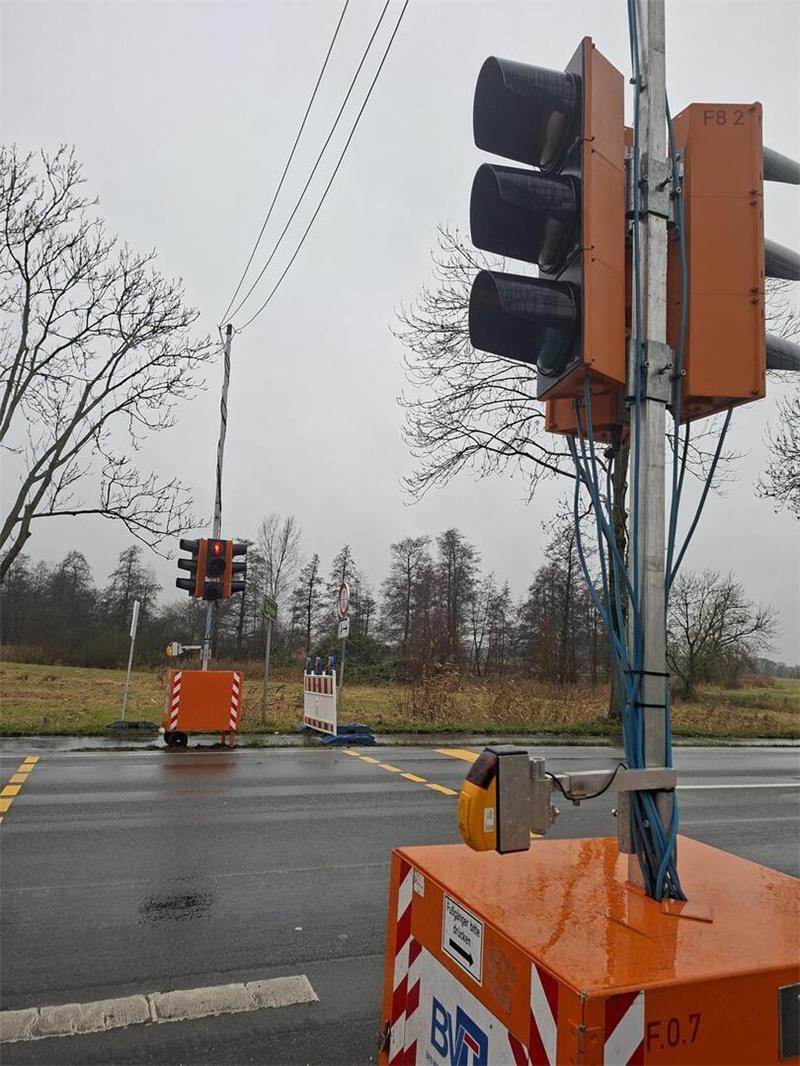 L111: Bauarbeiten zwischen Stade und Bützfleth gestartet Auch Fußgänger und Radfahrer müssen eine Umleitung in Kauf nehmen.