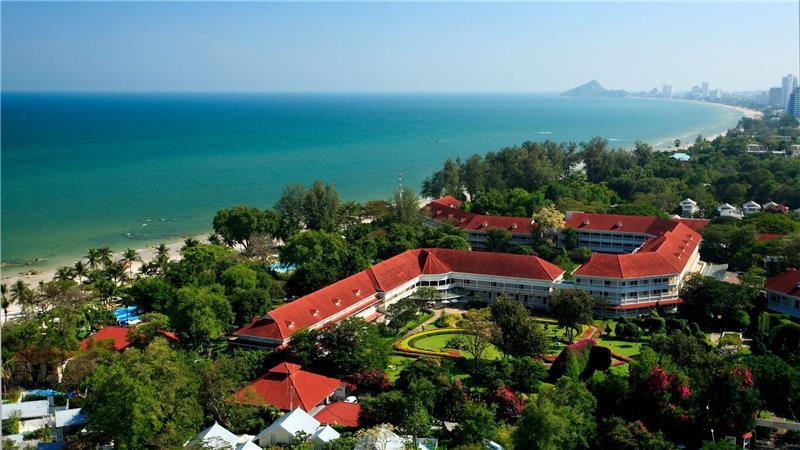 Filmreif: Thailands Traumkulissen locken Hollywood Auch Gebäude von Thailands führender Hotelkette Centara wurden schon als Filmkulisse ausgewählt - so das Centara Grand Beach Resort & Villas Hua Hin.
