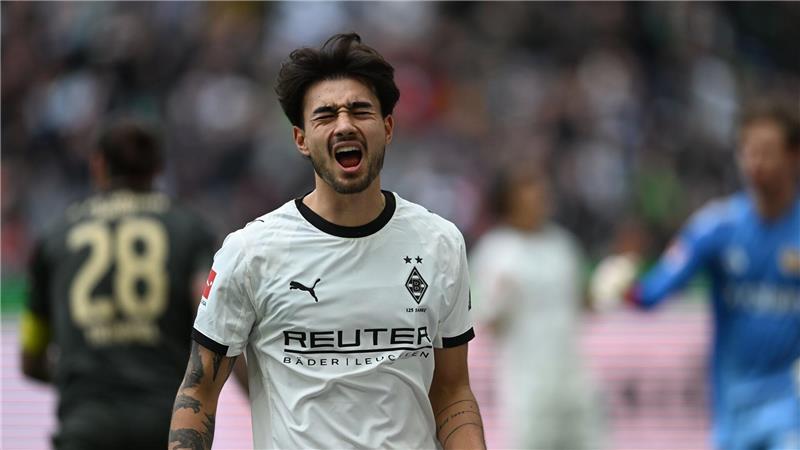 Auch Gladbachs Castrop traf das Tor nicht.