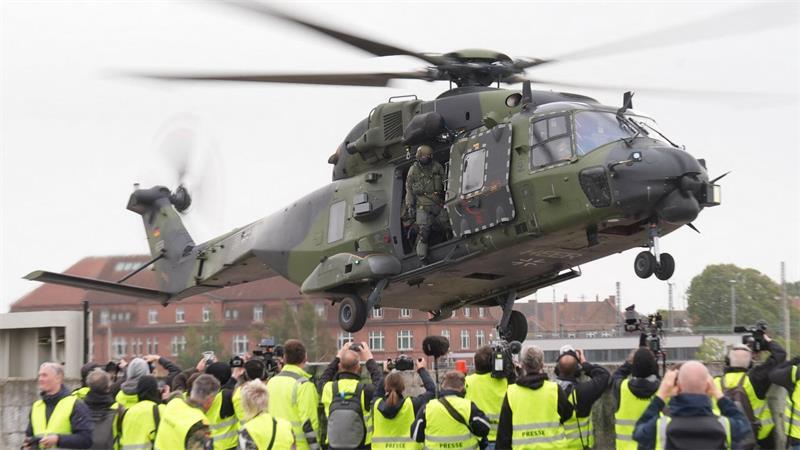 1.700 Kräfte trainieren Ernstfall – Aktivisten protestieren Auch Hubschrauber kommen bei der Übung „Red Storm Charlie“ zum Einsatz.