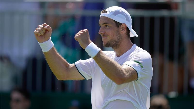 „Beinahe perfektes Match“: Zverev kraftsparend in Runde drei Auch Jan-Lennard Struff steht in Runde drei von Wimbledon.