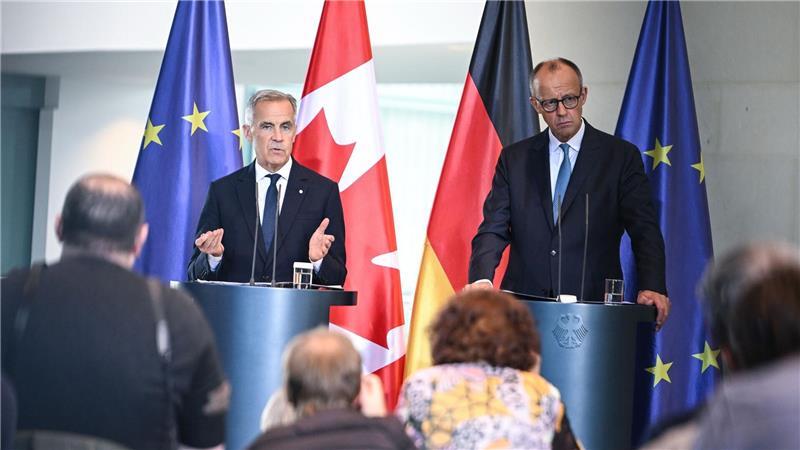 Kieler Werft hofft auf kanadischen U-Boot-Auftrag Auch Kanadas Premierministr Mark Carney (links) besuchte die Werft.