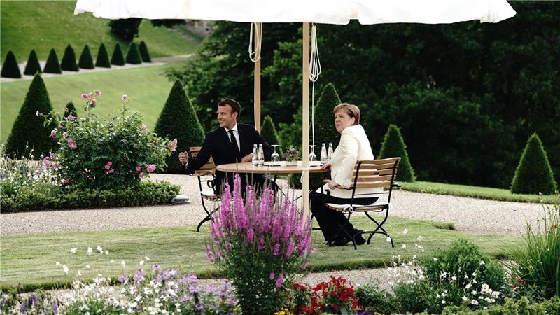 Bundesregierung gibt Schloss Meseberg als Gästehaus auf Auch Kanzlerin Merkel empfing Gäste wie Frankreichs Präsident Macron in Meseberg. (Archivbild)