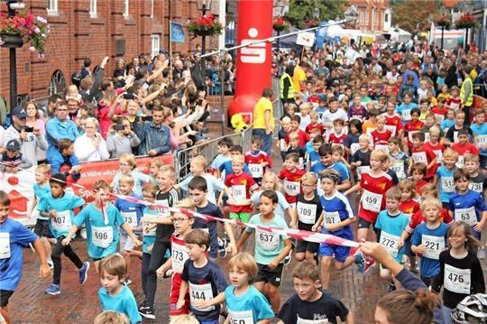 Auch Kinder können beim 18. Altstadtlauf in Buxtehude am 4. September 2022 starten. Archivfoto: Tageblatt