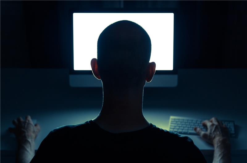 Auch Männer können zum Stalking-Opfer werden. Vor allem im Netz sind Verleumdungen und Anfeindungen schnell verbreitet. Foto: picture alliance/dpa-Zentralbild