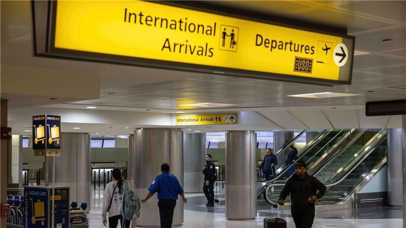USA prüfen 55 Millionen Visa-Inhaber - Social Media im Fokus Auch Menschen, die mit einem gültigen Visum in die USA einreisen, werden künftig stärker unter die Lupe genommen. (Symbolbild)