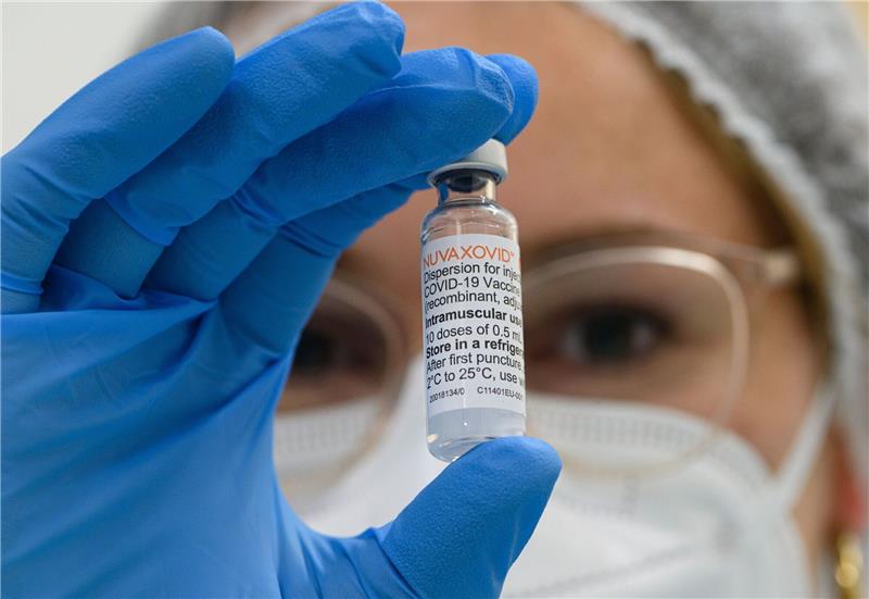 Auch Novavax haben die mobilen Impfteams im Angebot. Der Proteinimpfstoff kann allerdings nicht als Kreuzimpfung vergeben werden. Foto: dpa