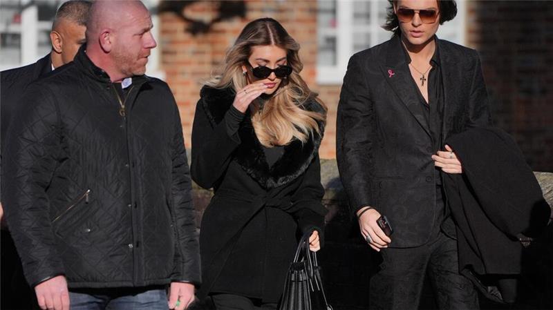 Beerdigung von Liam Payne: Familie und Stars nehmen Abschied Auch Paynes Partnerin Kate Cassidy war unter den Trauergästen.