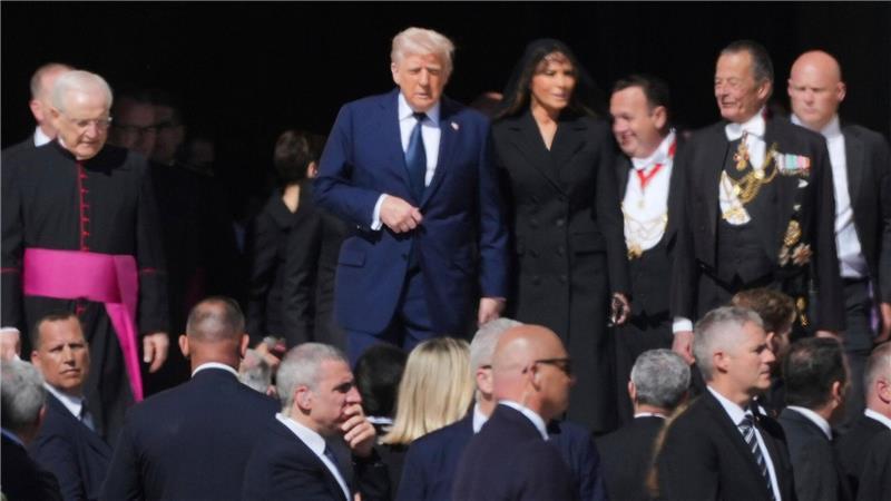 Auch US-Präsident Donald Trump ist mit seiner Frau Melania angereist.
