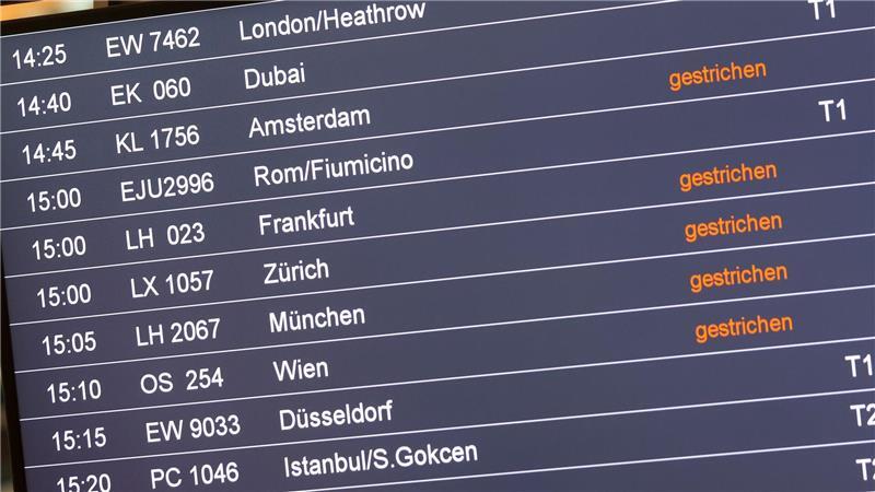 Auch am Flughafen sorgten die Witterungsbedingungen für Probleme. 