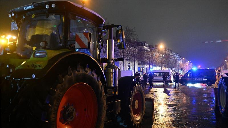 Bauern blockieren vor Mercosur-Abstimmung Autobahn Auch an der Grenze zwischen Frankreich und Belgien protestierten Landwirte gegen den Mercosur-Handelsdeal.
